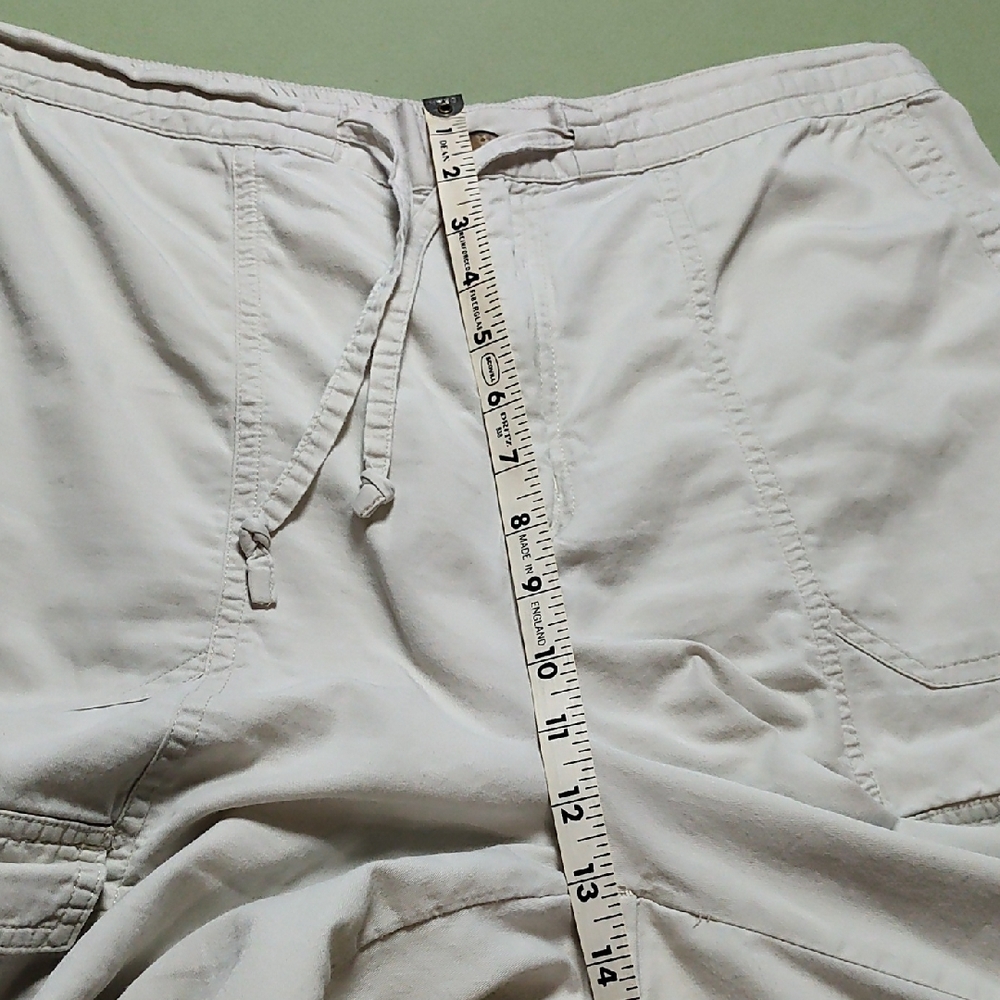 White Stag Women's Cargo Shorts, Size 14 - Picture 6 of 8
